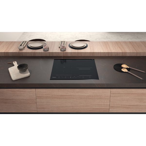 Hotpoint TB7960CBF Flexi Zone Induction Hob in Black demo 3