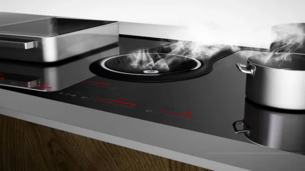 Elica NT-ONE-RC NikolaTesla ONE 83cm Induction Hob with Integrated Extraction - Recirculating_in use