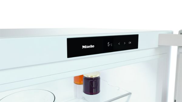 Miele KS 4383 DD Freestanding Fridge with DynaCool and DailyFresh_control panel in situ