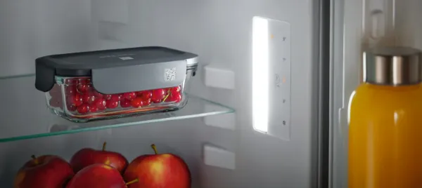 Miele KU 7015 D Built Under Fridge with LED Lighting and Split Door Shelves_shelves