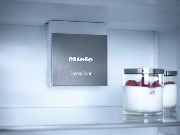 Miele K 7747 C Integrated Fridge with PerfectFresh Pro and DynaCool_dynacool