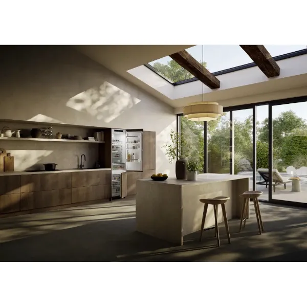 Liebherr ICNSd 5603 Pure NoFrost Integrated Fridge Freezer with EasyFresh_room view2