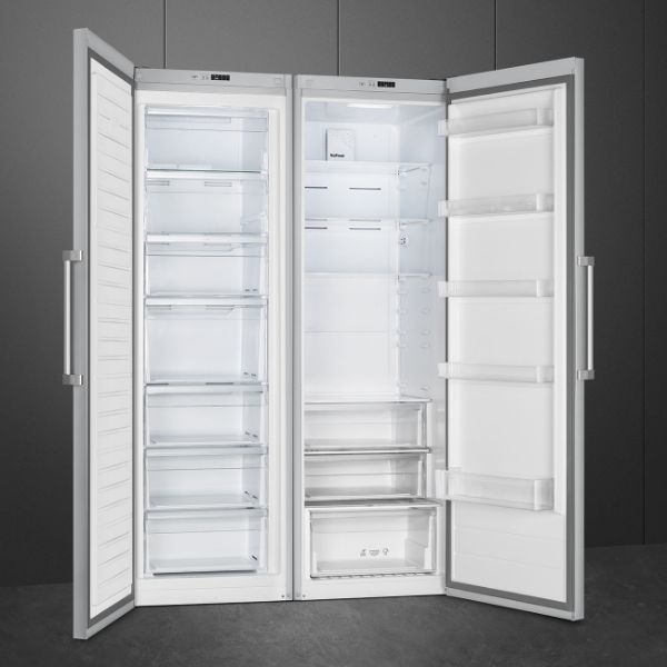 Smeg UKFS18EV2HX 60cm Larder with Stainless Steel Door fridge freezer interior