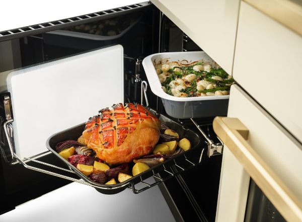 Rangemaster 15250 Estel Deluxe 110 Dual Fuel Range Cooker in Pale Cream with Chrome Trim - ESDLB110DFPPCR/CM1_left oven