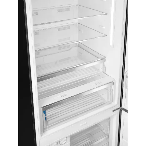 Smeg FAB38RBL6 70cm 50s Style Fridge Freezer Right Hand Hinge In Black_close