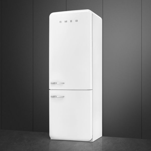 Smeg FAB38RWH6 70cm 50s Style Fridge Freezer Right Hand Hinge In White_front