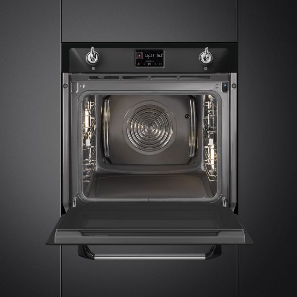 Smeg SOP6902S2PN 60cm Victoria Pyrolytic SteamOne Oven Black open