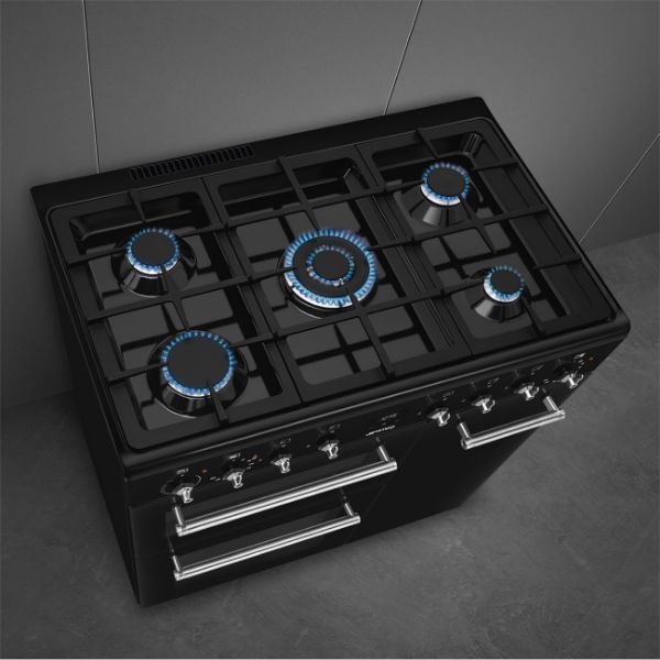 Smeg CX93GMBL 90cm Concert Dual Fuel Range Cooker in Black_ hobs