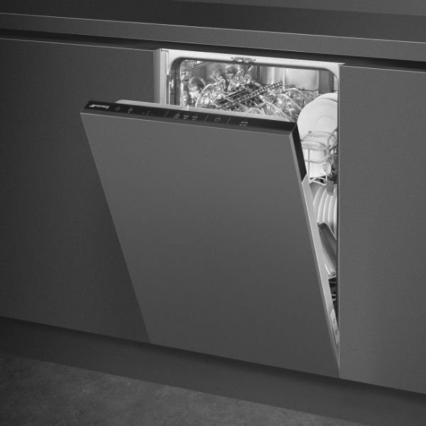 Smeg DI4522 45cm Fully Integrated Slimline Dishwasher In Black _ side view door open 