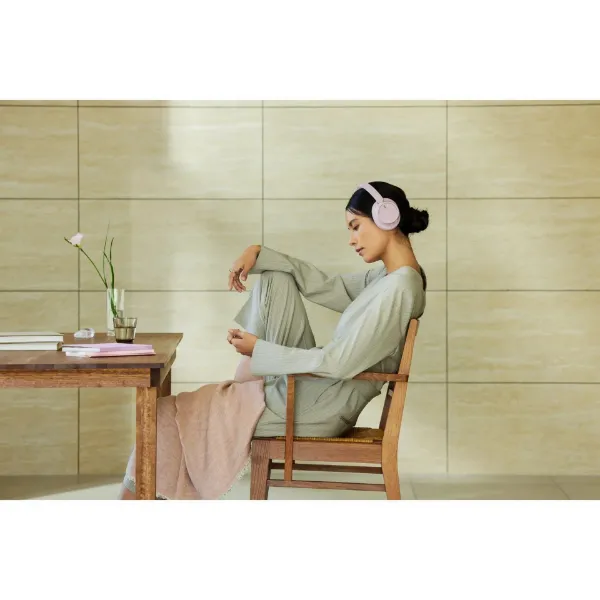 Sony WHCH720NP.CE7 Wireless Noise Cancelling Bluetooth Over ear headphones - Pink_in use