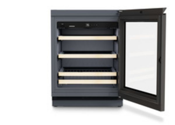 Liebherr UWgb 3631 Vinidor Wine fridge suitable for undercounter installation for wine tempering open 2