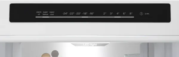 Siemens KG39NAIAU iQ500 Freestanding Fridge Freezer with Total noFrost in Inox_display