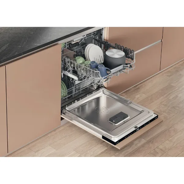 Hotpoint Hydroforce H8I HT59 LS UK Built in 14 Place Setting Dishwasher_door open
