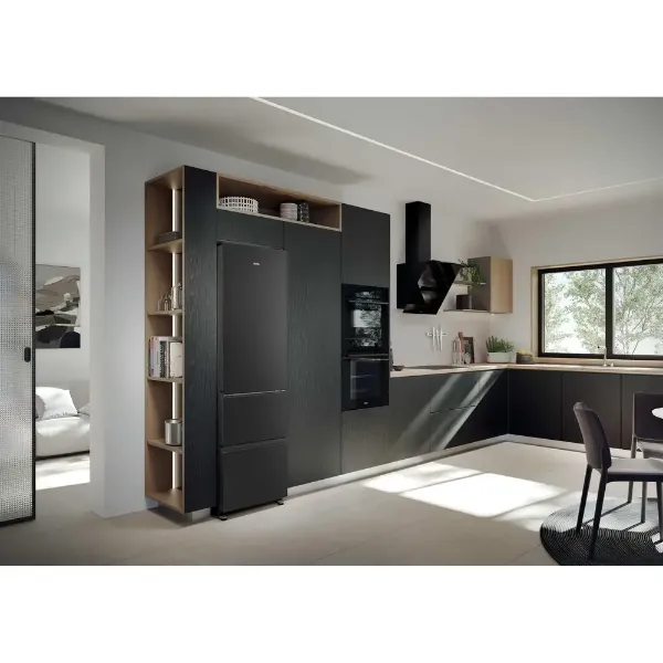 Haier HTR3518ENMTK Freestanding Fridge Freezer in Black