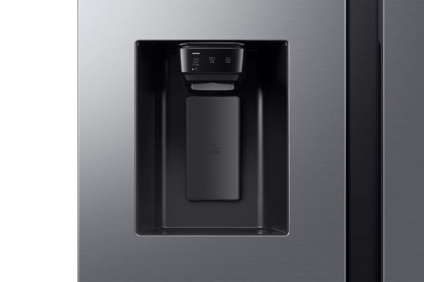 Samsung RS70F64KDTEU Series 6 SpaceMax™ Smart American Fridge Freezer in Silver_water dispenser