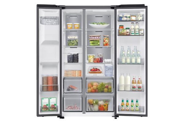 Samsung RS70F65KETEU  Series 6 SpaceMax™ 640L Smart American Fridge Freezer in Silver_interior full
