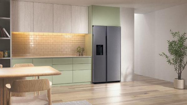 Samsung RS70F65KETEU  Series 6 SpaceMax™ 640L Smart American Fridge Freezer in Silver_kitchen