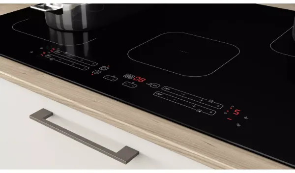Indesit IB 21B77 NE Induction glass-ceramic hob - Black controls 2