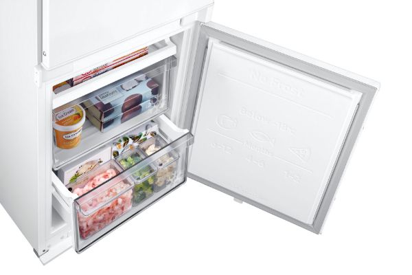 Samsung BRB70F26DES0EU 54cm 60/40 Series 6 SpaceMax™  Smart Integrated Frost Free Fridge Freezer - White_freezer