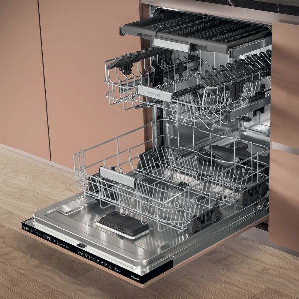 Hotpoint H7I HP42 L UK Built in 15 Place Settings Dishwasher open