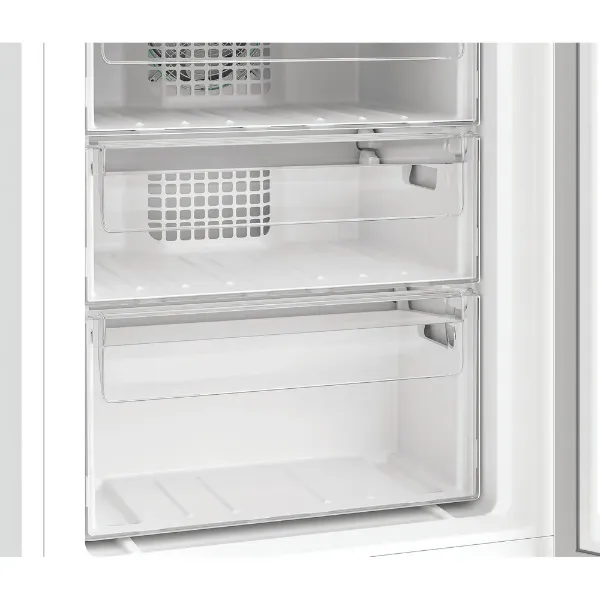 Hotpoint HPKS 1262B4 UK Integrated Low Frost 50/50 Fridge Freezer drawers 3