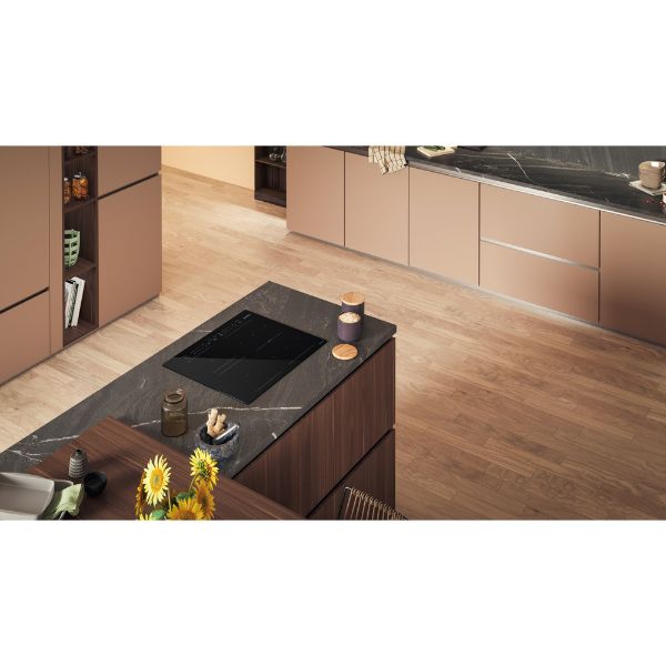 Hotpoint TS 3560F CPNE Easy Clean CleanProtect Induction Hob 60cm demo 2