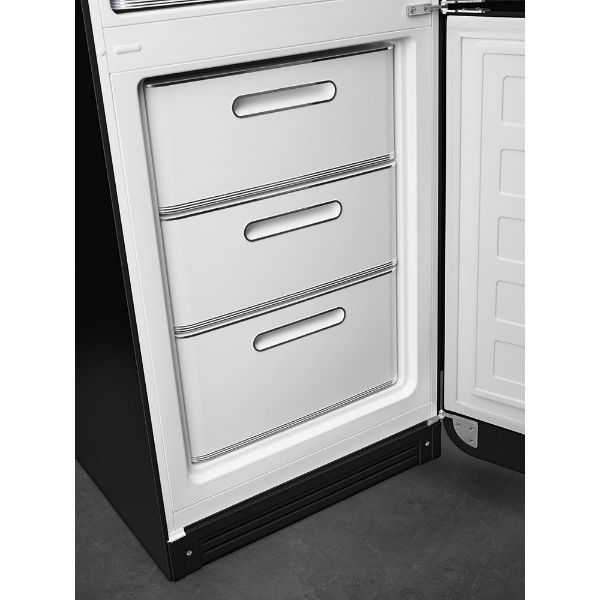 Smeg FAB32RBL6UK 60cm 50’s Style Fridge Freezer Right Hand Hinged In Black