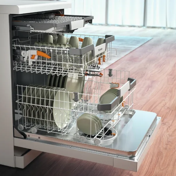 Miele G7040SC AutoDos Freestanding Dishwasher in Brilliant White