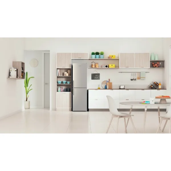 Indesit IB55732SUK 55cm Low Frost 60/40 Fridge Freezer in Silver