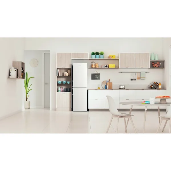 Indesit IB55732W 55cm Low Frost 60/40 Fridge Freezer in White 