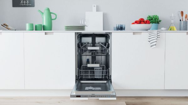 Indesit DSIO 3T224 E Z UK N Integrated Slimline Dishwasher with 10 Place Settings in Silver