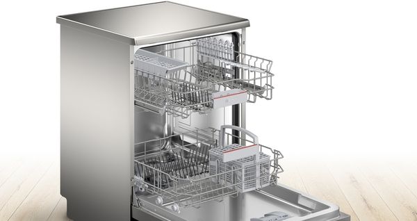 Bosch SMS4EKI06G Freestanding Dishwasher with 13 Place Settings in Silver Inox