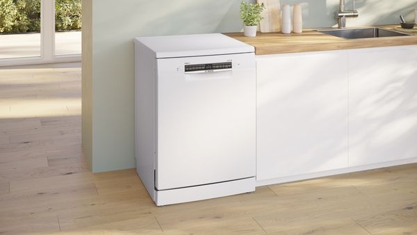 Bosch SMS6ZCW10G Full Size Freestanding Dishwasher in White