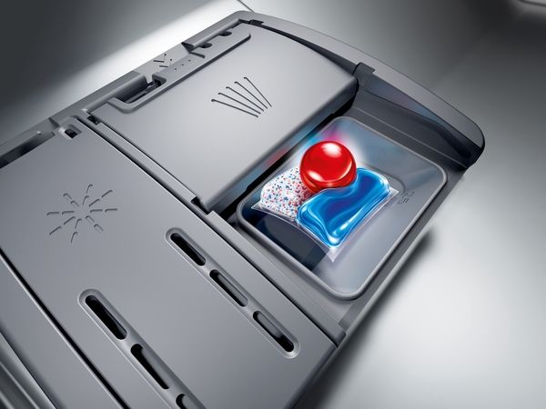 Bosch SMS6ZCW10G Full Size Freestanding Dishwasher in White
