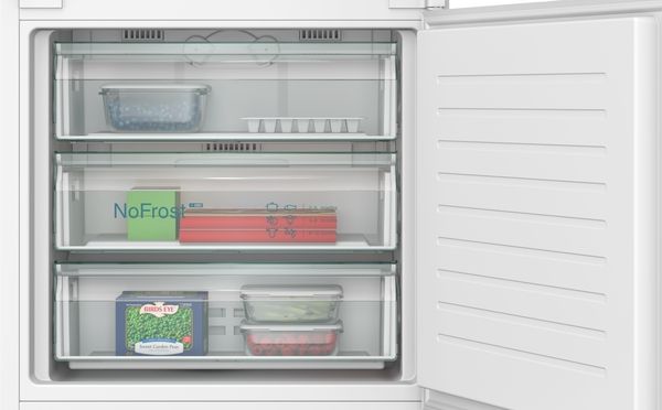 Siemens KB96NNSE0 Integrated Fridge Freezer with XXL Capacity