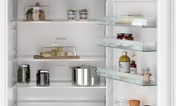 Siemens KB96NNSE0 Integrated Fridge Freezer with XXL Capacity