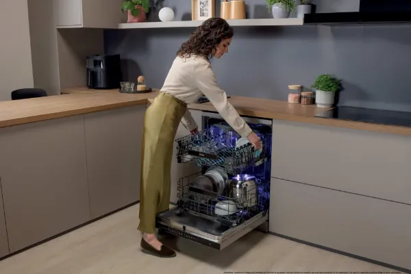 Haier XF 6B2M3BX-80 Dishwasher - Silver - 16 Place Settings