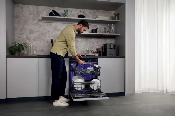 Haier XS 4A4M4BB-80 Built In Dishwasher - 14 Place Settings