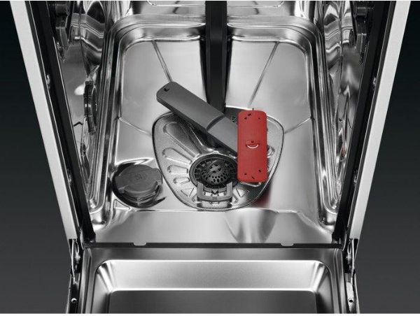 AEG FFB73527ZM 7000 GlassCare SatelliteClean® 10 Place Setting Slimline Dishwasher Stainless Steel_Emtpy Interior