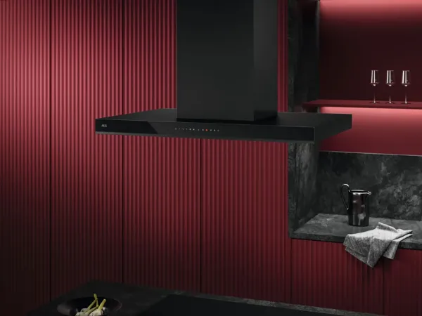 AEG GI87D91CB 8000 AuroraTech Island Cooker Hood Black_Installed Kitchen View