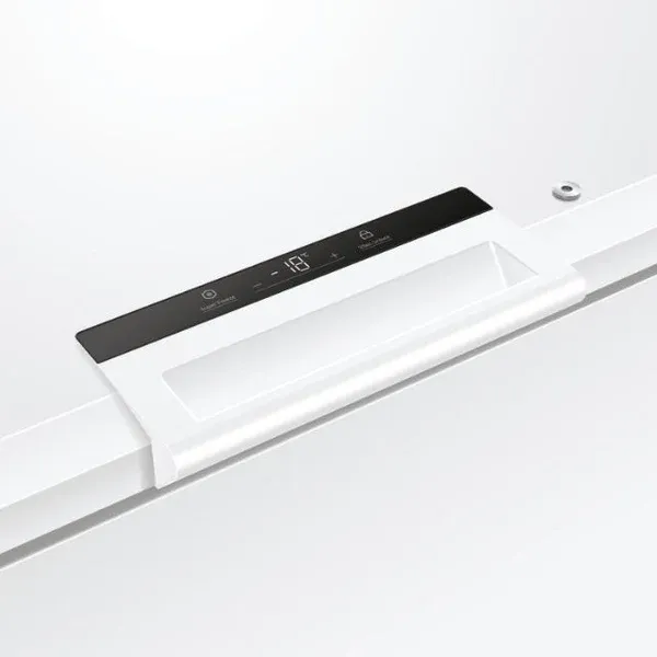 Haier HCE519EK Chest Freezer - White - 508L_handle
