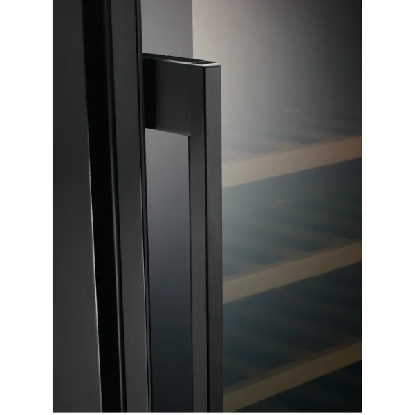 AEG AWS4052B5B 5000 Undercounter Integrated Wine Cooler