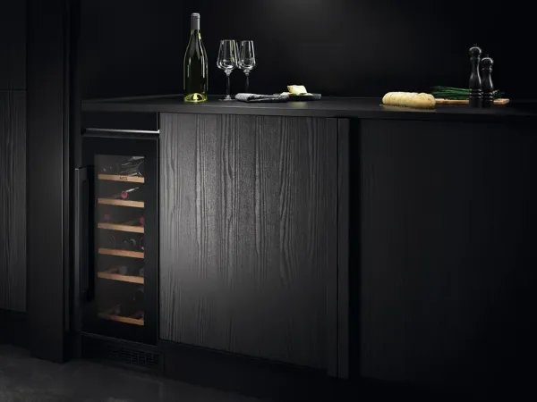 AEG AWS4020B5B 5000 Integrated Wine Cooler_Installed Kitchen View