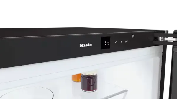 Miele KS4783DDBST BlackSteel door_detail