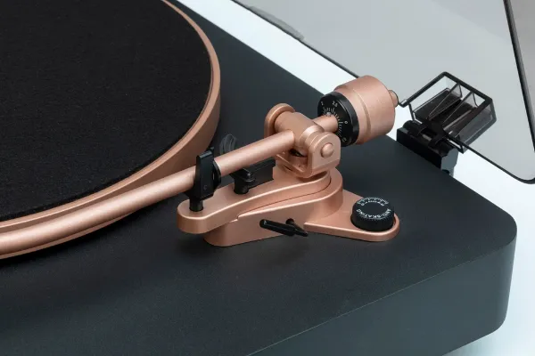 Mitchell Acoustics UStream TT1 Bluetooth Vinyl Turntable_needle 2
