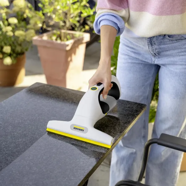 Kärcher WV1 Compact Window Vac - White_table