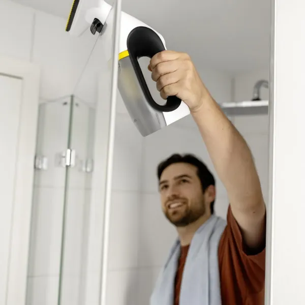 Kärcher WV2 Universal Care Window Vac - White_shower